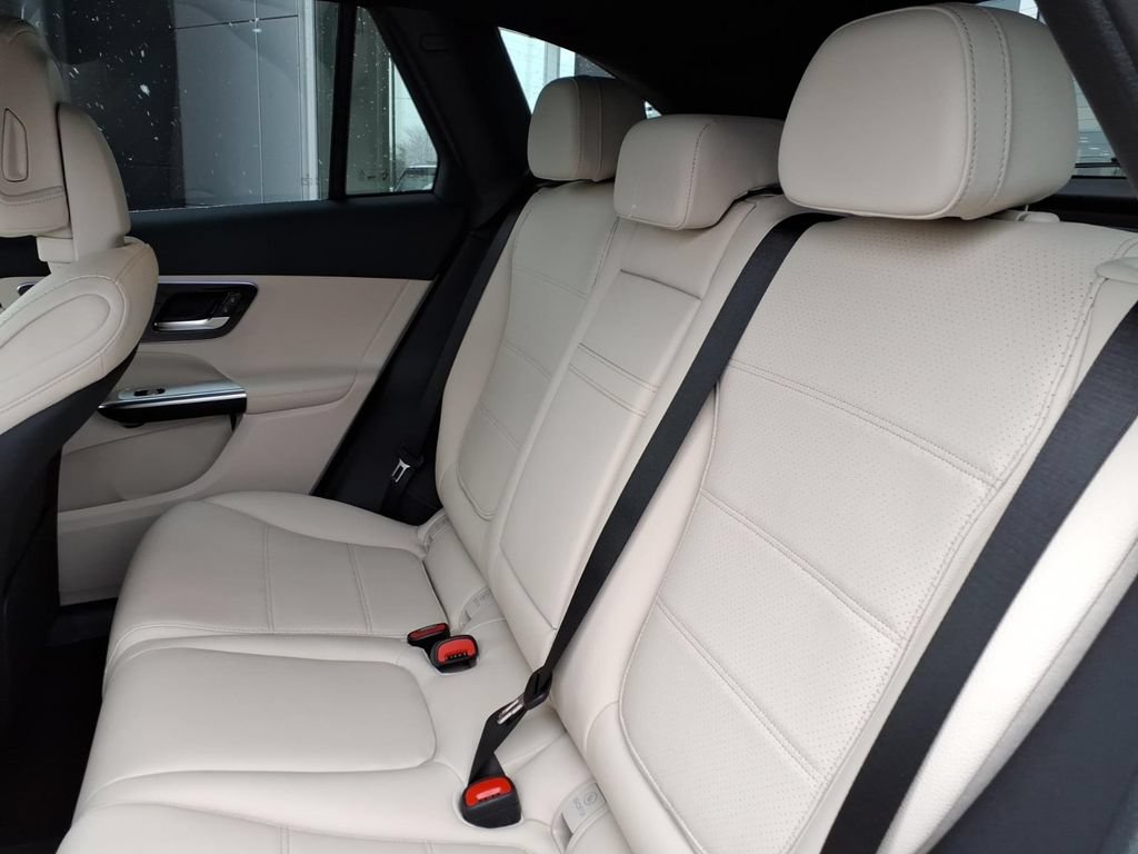 Used 2026 Mercedes-Benz GLC 300 4MATIC image 26