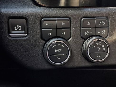 Used 2024 Chevrolet Silverado 1500 LTZ AWD/4WD image 15