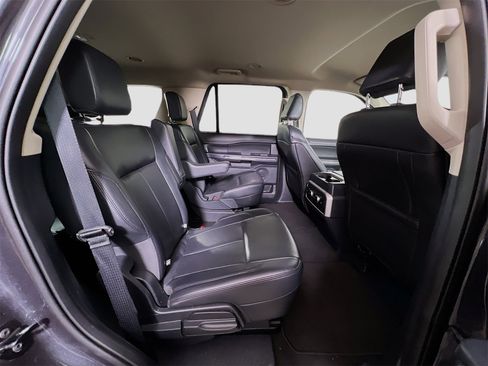 Used 2024 Ford Expedition XLT image 30