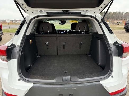 Used 2024 Chevrolet TrailBlazer LS w/ LS Convenience Package image 9