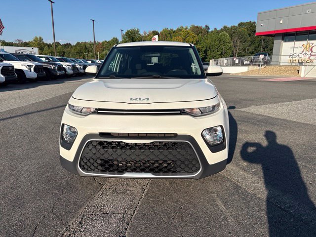 Used 2022 Kia Soul LX FWD image 2