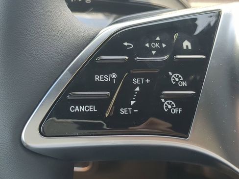 New 2025 Mercedes-Benz GLA 250 4MATIC image 12