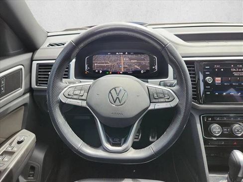 Used 2022 Volkswagen Atlas Cross Sport SEL R-Line AWD/4WD image 25