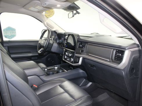 Used 2024 Ford Expedition Max XLT image 32