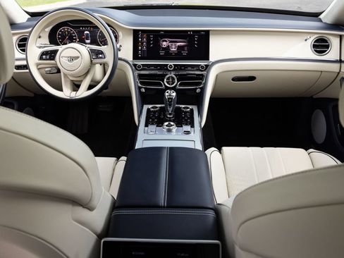 Used 2024 Bentley Flying Spur V8 AWD/4WD image 52