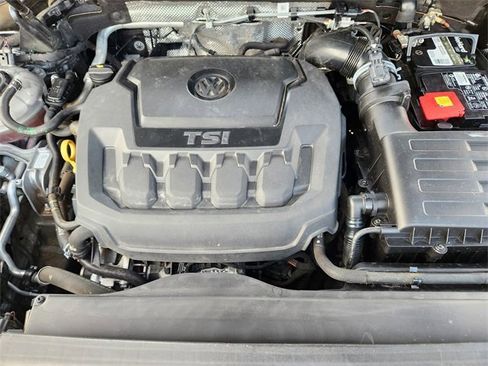Used 2022 Volkswagen Tiguan SEL R-Line image 33