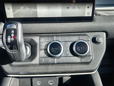 Used 2023 Land Rover Defender 130 S image 26