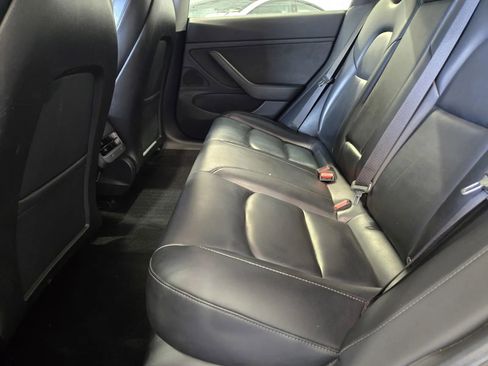 Used 2019 Tesla Model 3 Standard Range image 12