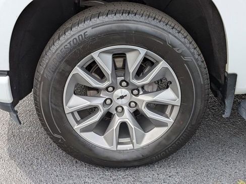 Used 2021 Chevrolet Silverado 1500 RST w/ Convenience Package II AWD/4WD image 10