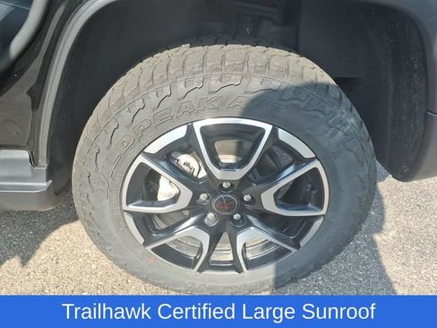 Certified 2025 Jeep Compass Trailhawk w/ Sun & Sound Group AWD/4WD image 14