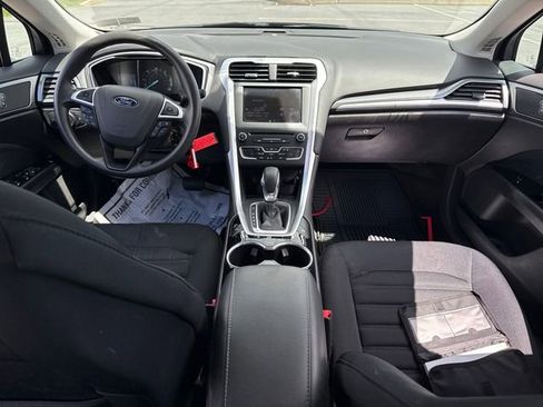 Used 2016 Ford Fusion SE FWD image 18