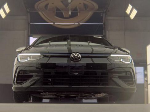 Used 2024 Volkswagen Golf R AWD/4WD image 4