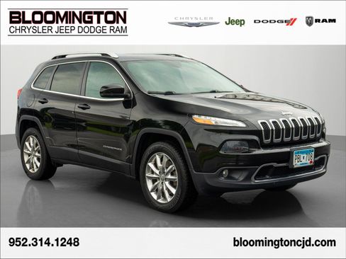 Used 2017 Jeep Cherokee Limited w/ Trailer Tow Group AWD/4WD image 1