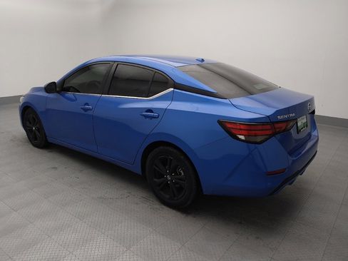 Used 2022 Nissan Sentra SV image 3