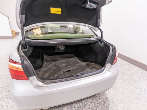 Used 2012 Lexus LS 460 w/ Comfort Pkg image 36