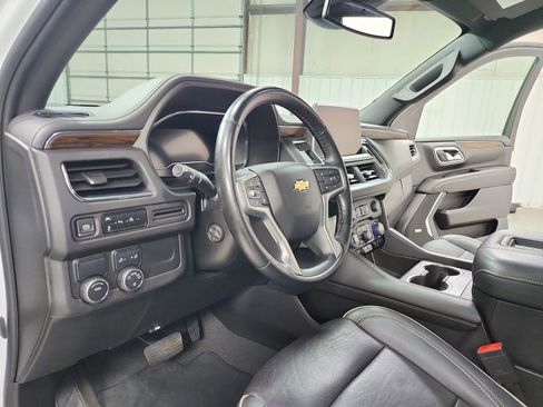 Used 2023 Chevrolet Suburban Premier image 18