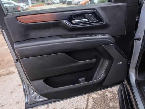 Used 2025 GMC Yukon Denali image 24