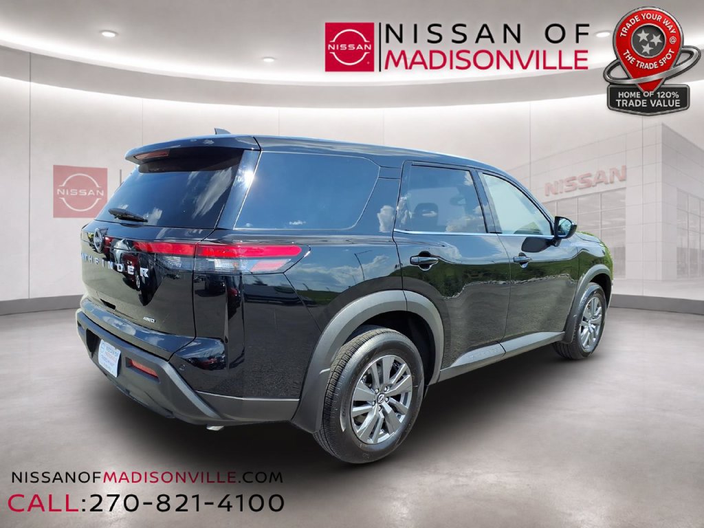 Used 2025 Nissan Pathfinder S AWD/4WD image 2