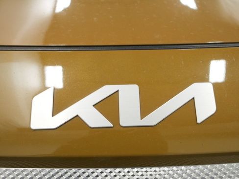 Used 2024 Kia Seltos SX w/ SX Sunroof Package AWD/4WD image 12