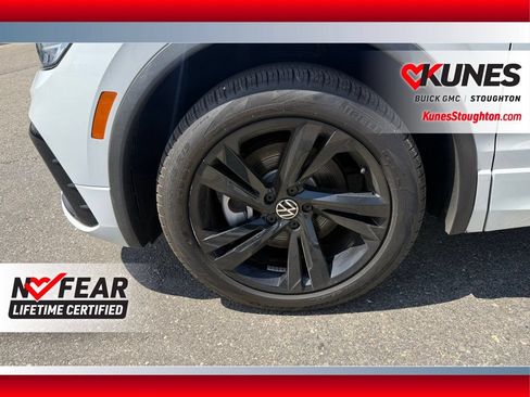 Used 2024 Volkswagen Tiguan SE R-Line AWD/4WD image 16