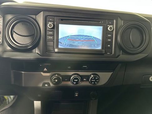 Used 2016 Toyota Tacoma SR5 image 21