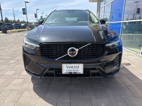 Used 2025 Volvo XC60 B5 Plus AWD/4WD image 3