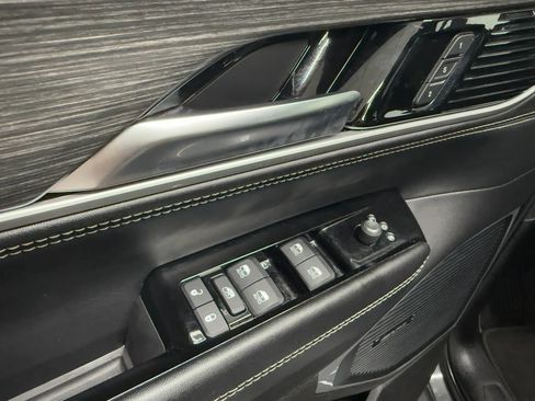 Used 2024 Jeep Wagoneer Series II w/ Flexible Seating Group image 19