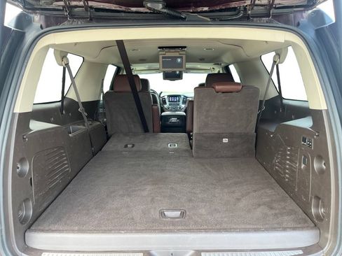 Used 2017 Chevrolet Suburban Premier AWD/4WD image 29