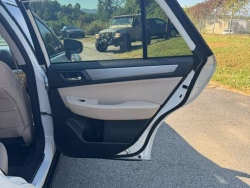 Used 2019 Subaru Outback 2.5i Premium AWD/4WD image 13
