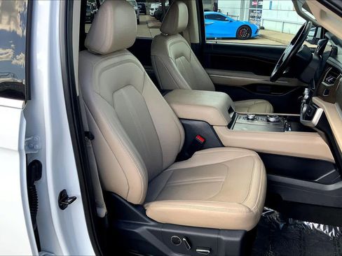 Used 2024 Ford Expedition Max Limited image 8