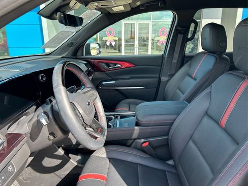 Used 2026 Chevrolet Traverse RS image 9