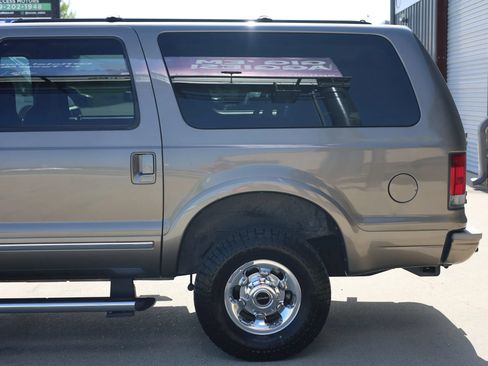 Used 2004 Ford Excursion Limited AWD/4WD image 12