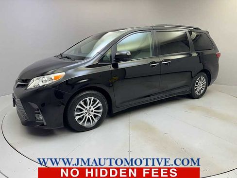 Used 2020 Toyota Sienna XLE FWD image 1