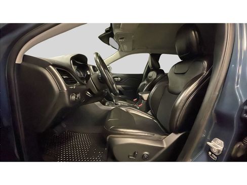 Used 2021 Jeep Cherokee Latitude Plus image 11