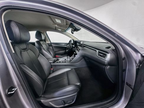 Used 2025 Genesis G70 2.5T RWD image 31