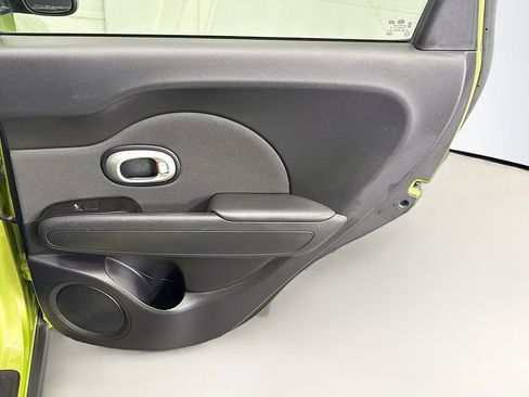 Used 2015 Kia Soul + image 24