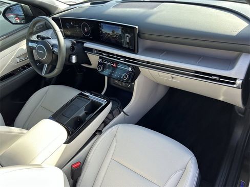 Used 2025 Hyundai Tucson Limited image 18