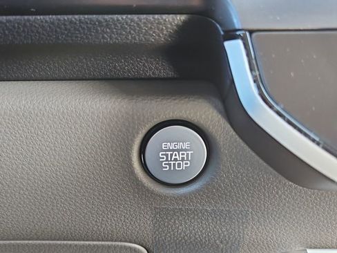 New 2026 Kia Carnival FWD image 27