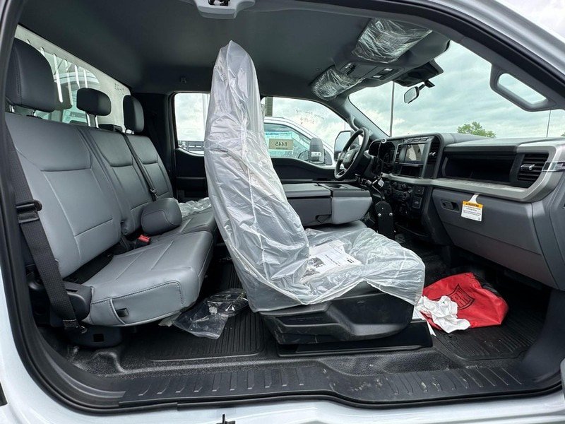 Used 2023 Ford F550 4x4 SuperCab Super Duty image 5