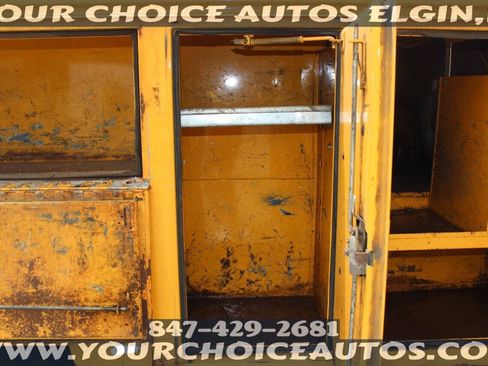 Used 2009 Ford F550 2WD Regular Cab Super Duty image 19