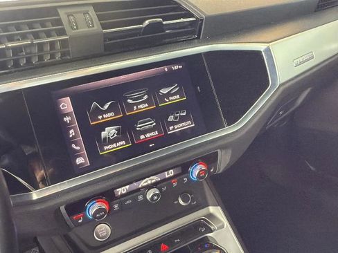 Used 2020 Audi Q3 2.0T Premium w/ Convenience Package image 25