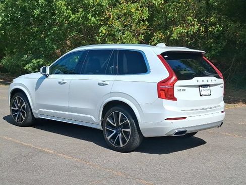 Used 2021 Volvo XC90 T6 Momentum w/ Advanced Package AWD/4WD image 3