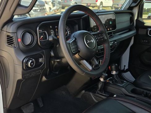Used 2024 Jeep Wrangler Unlimited Rubicon AWD/4WD image 29