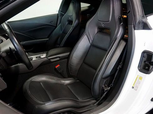 Used 2019 Chevrolet Corvette Z06 w/ Z07 Performance Package image 10