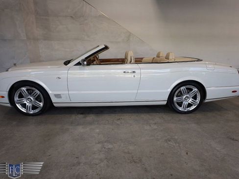 Used 2010 Bentley Azure T RWD image 42