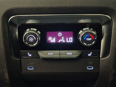 New 2025 Chevrolet Suburban Z71 w/ Z71 Off-Road Package AWD/4WD image 31