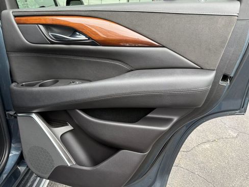 Used 2020 Cadillac Escalade Luxury image 28