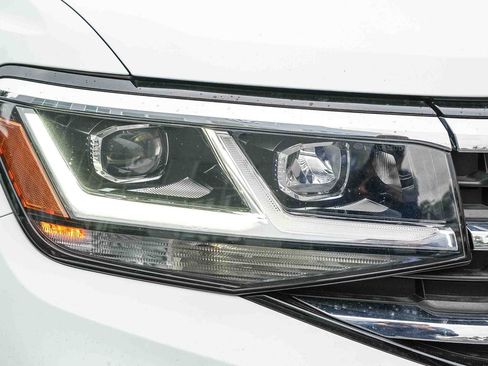 Used 2021 Volkswagen Atlas SE FWD image 4