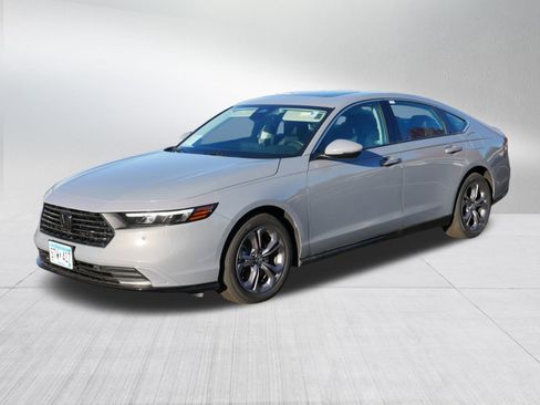 Certified 2025 Honda Accord EX-L image 3