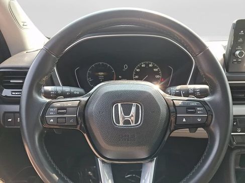 Used 2025 Honda Pilot Touring image 24